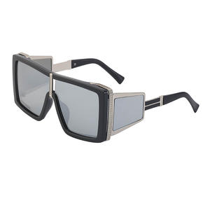 Gafas de Sol Unisex ZS107F Estilo Steampunk con Protección UV400, Montura Cuadrada de Cobertura Total, Lentes de Sol Modernas para Hombre y Mujer - Product Image 4