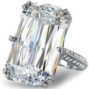 Anello con Diamante Taglio Smeraldo in Oro Bianco, Colore D Naturale, Gioiello di Fidanzamento per Donna - Product Image 2