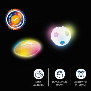 Jeu de sport interactif en plein air Jouet de balle de lumière clignotante LED pour enfants inclus Basketball Soccer et Football Light up in Dark - Product Image 3
