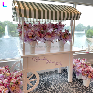 Carrito de Dulces LEDA de Lujo para Bodas, Color Blanco, con Decoración de Flores Artificiales, Carrito Móvil de Dulces para Despedida de Soltera - Product Image 3