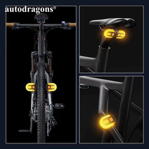 Feu arrière de vélo étanche avec klaxon, design détachable, chargement USB-C, clignotants gauche et droit pour le cyclisme - Product Image 3