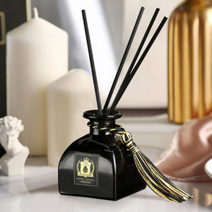 Ensemble d'aromathérapie décoratif de luxe pour la maison <span class=keywords><strong>Diffuseur</strong></span> d'huiles essentielles - Product Image 1