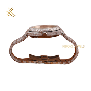 Montre en diamant Moissanite de qualité supérieure avec lunette brillante et mouvement à quartz pour des performances quotidiennes - Product Image 5