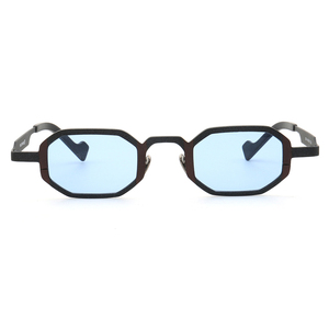 <span class=keywords><strong>Occhiali</strong></span> <span class=keywords><strong>da</strong></span> Sole in Titanio Poligonali 7024, Stile <span class=keywords><strong>Vintage</strong></span> per Uomo e Donna, <span class=keywords><strong>Occhiali</strong></span> <span class=keywords><strong>da</strong></span> Sole Trendy Retrò con Personalità, Montatura Irregolare - Product Image 4