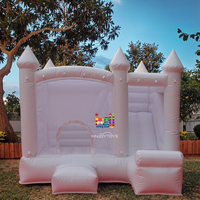 Maison gonflable blanche combinée gonflable de rebond de PVC avec le cavalier gonflable de glissière et de filet de sécurité avec le puits de boule