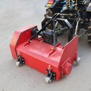 Scarificateur à béton hydraulique monté sur tracteur pour la rénovation des surfaces en asphalte et béton avec système à moteur. - Product Image 4