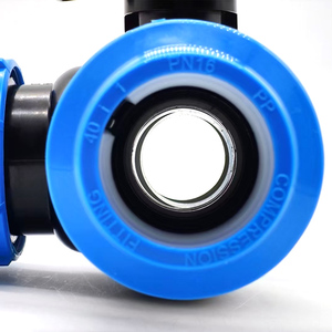 IRRIPLAST OEM Raccords de compression pour tuyaux d'irrigation en PEHD et PP ISO17885, Têtes en T et vannes à boisseau sphérique à trois voies en PP - Product Image 2