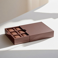 Boîte d'emballage de chocolat à la fraise de Dubai Bonbon Bar Carton rigide pour l'emballage de chocolat à prisme triangulaire