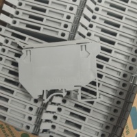 UK5-HESI CE-Zertifizierter PA66 Schraubklemmenblock 4mm2 22-10 AWG Kabelverbinder mit Sicherung 5x25 10A 800V M3 Schraube