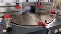 Sierra de Corte CNC de un Solo Cabezal WEIKE WJMD-CNC-500 con Ángulo Arbitrario para el Procesamiento de Perfiles de Aluminio