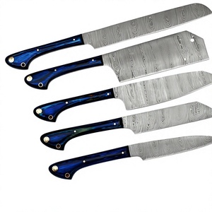 Ensemble de 5 couteaux de cuisine de qualité industrielle, en acier damas fait main, à lame droite et pointe tombante, manches en bois bleu, garantie de 3 ans - Product Image 1