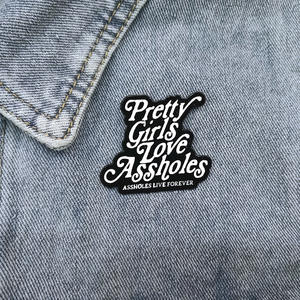 Insigne de revers en métal d'épingles en émail 'Still Loading' avec impression typographique lettres de thème gravées de sculpture de noël - Product Image 2