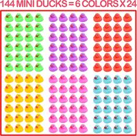 Mini canards en caoutchouc colorés, jouets de bain et de piscine, flotteurs, jouets qui couinent, cadeaux de fête pour enfants, fournitures d'anniversaire, fabriqués en Chine
