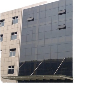 Mur-rideau en verre personnalisé, surface miroir, ignifuge, pour sites sportifs, design contemporain, installation sur site - Product Image 1