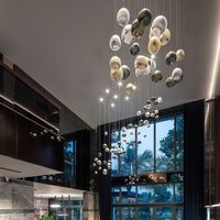Lustres LED en verre personnalisés postmodernes Lampes suspendues Hôtels Centres commerciaux Duplex Bâtiments Campus Galeries