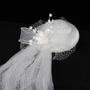 Großhandel Neuankömmling Satin Blumen Baskenmütze Mesh Schleier Pillbox Hut für Frauen Modische <span class=keywords><strong>Kentucky</strong></span> <span class=keywords><strong>Derby</strong></span> Bride Church Partys - Product Image 1