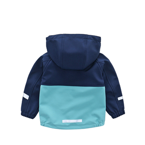 Veste Softshell Enfant Coupe-Vent à Capuche Zippée Printemps Automne Vêtements d'extérieur pour Enfants avec Doublure Polaire et Patchwork - Product Image 3