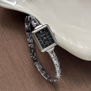 <span class=keywords><strong>Montre</strong></span> de luxe pour <span class=keywords><strong>femme</strong></span> de haute qualité avec <span class=keywords><strong>bracelet</strong></span> à maillons fins, nouveau style, idéale pour un usage quotidien, le meilleur choix pour un cadeau féminin - Product Image 4