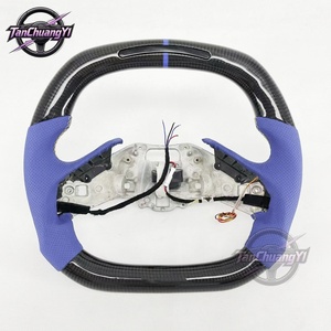 Volante Deportivo de Cuero Perforado para C8 2020+ con Envío Rápido de Fábrica - Product Image 1