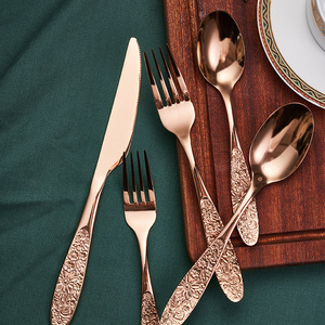 Ensemble de couteau, fourchette et cuillère en acier inoxydable, motif floral en relief, poli miroir, style rétro élégant, pour restaurant et hôtel - Product Image 1