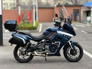 Motocyclette Benelli BJ 600 Cruise avec ABS, éclairage LED, <span class=keywords><strong>pare</strong></span>-<span class=keywords><strong>brise</strong></span> électrique et 3 coffres de bagages pour les voyages sur autoroute et les motards longue distance - Product Image 4