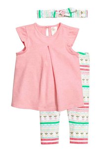 Pijamas Elegantes para Niños y Bebés de Marcas Internacionales - Product Image 5