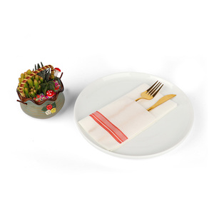 Sac de poche pour couverts de dîner jetables <span class=keywords><strong>pré</strong></span>-<span class=keywords><strong>pliées</strong></span> personnalisées <span class=keywords><strong>serviettes</strong></span> en papier de style <span class=keywords><strong>serviettes</strong></span> pliantes pour les mariages et les fêtes - Product Image 5