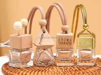 Diffuseurs vides suspendus en verre de bouteille de parfum d'accessoire de décoration de voiture de 8ml pour les huiles essentielles