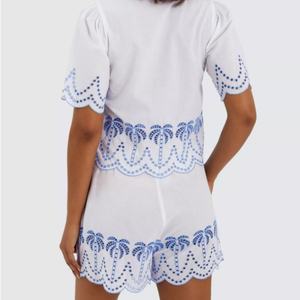 Conjunto de Dos Piezas de Lino Casual para Mujer, Estilo Nuevo y Moderno, Camiseta Sexy de Manga Corta, Pantalones Cortos hasta la Rodilla, Bordado, Lona Sólida - Product Image 4