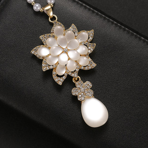 Floral Pendant Necklace Imitation Pearl Gold Tone Camellia Design Party Jewelry Daily Wear - Product Image 2