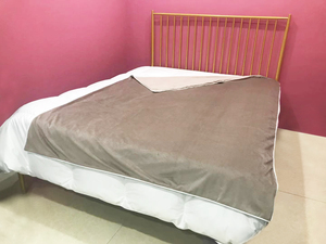 Bán Buôn Đơn Giản Rắn Màu Đen Lông Cừu Flannel Chăn 100% Polyester Dệt Kim Nhung Ném Cho Tất Cả Các Mùa Đồng Bằng Phong Cách Hot Bán - Product Image 3