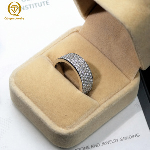 Anillo de hombre estilo hip hop de platino y oro macizo con diamantes de laboratorio de claridad VVS en medio y todo círculo, ideal para fiestas y bodas, joyería certificada IGI. - Product Image 6