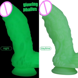 Nouveau pénis vert Fluorescent Noctilucent bouchon anal épais dilatateur jouets sexuels femme forme spéciale Silicone gelée sangle sur gode xxl - Product Image 3