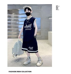 Ensemble décontracté coréen deux pièces pour garçons, été 2026 : T-shirt sans manches et short imprimé, idéal pour le basketball et les loisirs - Product Image 3
