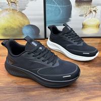 Chaussures de course noires pour hommes, grande taille, maille respirante, légères, semelle souple, chaussures décontractées d'été