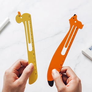 Signet-règle en métal de haute qualité, écologique, avec impression émail souple découpée en relief, motifs animaux de dessin animé (chien, chat, renard, canard) - Product Image 1