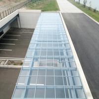 Plaque en polycarbonate massif incassable pour toit, lucarne, abri de voiture
