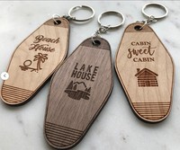 Großhandel Blanko-Holzschlüsselanhänger zum Gravieren Sublimation Holzschlüsselhalter Motel Schlüsselanhänger Gepäckanhänger Namensschild
