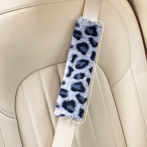 Protector de Cinturón de Seguridad para Auto con Estampado de Leopardo, Piel Sintética, Cómodo para Invierno, Anti-Atrito, para Uso en Auto y Hogar - Product Image 3