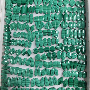 Pierre de guérison en malachite rose naturelle polie, 15-25 mm, lot en vrac pour la fabrication de bijoux, l'énergie Reiki et la décoration intérieure, Inde - Product Image 1