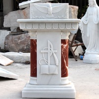 Table d'autel en marbre à motif de croix d'église religieuse classique de haute qualité avec piliers en pierre