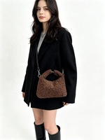 Sac hobo en polaire Teddy pour femme Zeyu, sac à bandoulière en sherpa doux pour l'hiver avec sangle amovible en PU, sac à main en fausse fourrure ODM