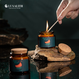 Pot <span class=keywords><strong>en</strong></span> verre ambré irrégulier personnalisé de petite taille avec couvercle et emballage <span class=keywords><strong>en</strong></span> boîtes |   Bougie parfumée miniature <span class=keywords><strong>en</strong></span> cire de soja naturelle faite à la main, <span class=keywords><strong>vente</strong></span> <span class=keywords><strong>en</strong></span> gros - Product Image 4