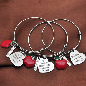 Bracelet ajustable en acier inoxydable avec breloque cœur, cadeau pour la fête des enseignants - Product Image 1