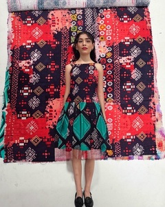 Nouveau tissu imprimé numérique 100% coton léger au design magnifique pour la couture et la confection de vêtements - Product Image 3