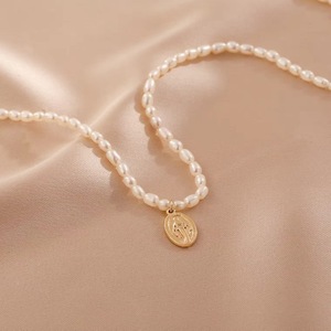 สร้อยคอชุบทอง 14K สำหรับผู้หญิง พร้อมจี้ลูกปัดข้าวธรรมชาติ ดีไซน์เรียบง่าย สายคล้องคอเดี่ยว ประดับเพชรเม็ดหลัก - Product Image 3