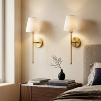 Applique murale à piles (lot de 2) – Sans câblage requis – Luminaire mural en tissu – Lampe de chevet à intensité variable avec télécommande – Décoration intérieure