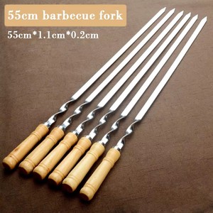Brochettes de barbecue longue poignée Shish <span class=keywords><strong>Kebab</strong></span> 55cm Barbecue Grill bâtons bois BBQ fourchette acier inoxydable extérieur gril aiguille sacs - Product Image 4