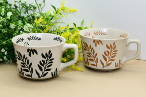 <span class=keywords><strong>Mug</strong></span> en céramique à imprimé feuilles botaniques, finition rustique mouchetée pour café et thé - Product Image 4