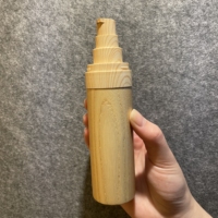 Grosir botol tanpa udara tutup bambu badan bambu kustom 15ml 30ml pengganti dapat diisi ulang Pcr PP botol pompa kedap udara bagian dalam